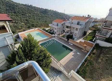 Küçükkuyu Kiralık 3+1 Havuzlu Sitede Deniz Manzara Dubleks Daire