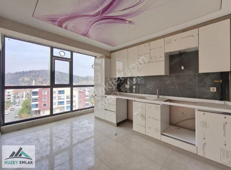 Kuzey Emlak'tan Manzaralı Cadde Üzeri Full Yapılı Lüks 3+1 Daire