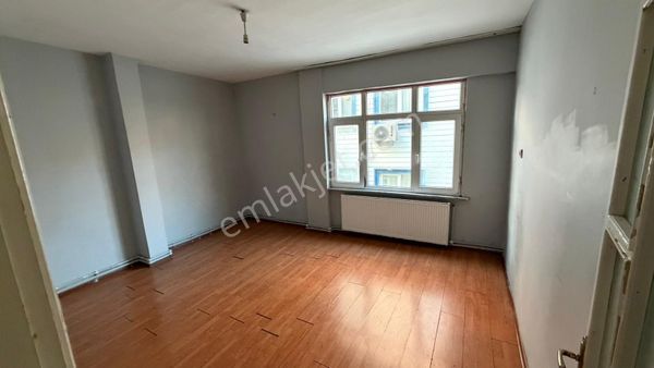 Ümraniye Ataşehir Şenel Caddesi