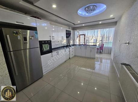 Bağcılar'da 4+1 Ful Bakımlı Ferah Daire..!!