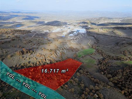 Kavaklı Mahallesi'nde Satılık 16.717 M² Yolu Olan Tarla