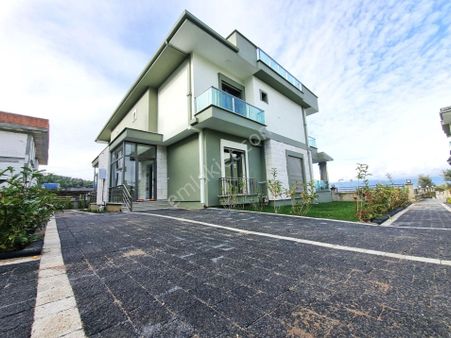 💥burhaniye Pelitköy'de💥denize Sıfır Nezih Site İçi Deniz Manzaralı Sıfır 5+1 Lüks Satılık Villalar