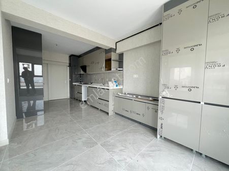 Engin Emlak'tan Manzara'lı Y. Isıtma'lı Sitede 2+1 Sıfır Daire