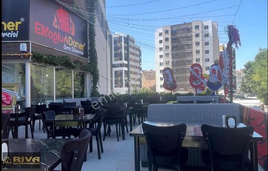 Atatürk Bulvarında 3 Katlı Gece Dönercisi