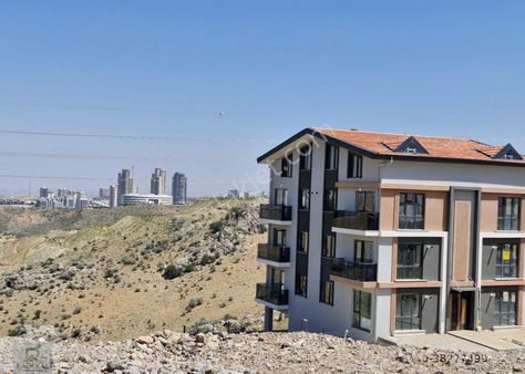 İncek Mahallesi Vakıflar Caddesinde Full Mobilyalı Kiralık 1+1 Sıfır Suit Daire....