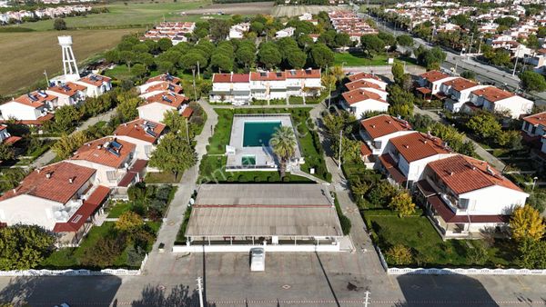 İzmir Dikili Salihleraltı Denize Yakın Satılık Havuzlu Yazlık