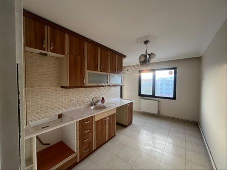 İzmir Buca Göksu Mah Palan Pırojeli 2+1 Cadde Üzeri Daire