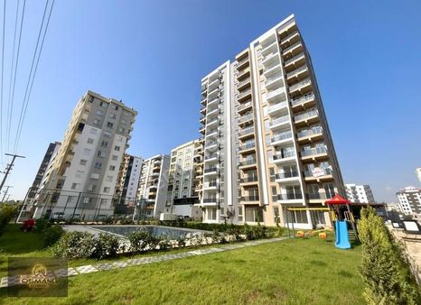 Erdemli Merkezde Lüks 1+1 Daire - Site İçinde, Havuzlu