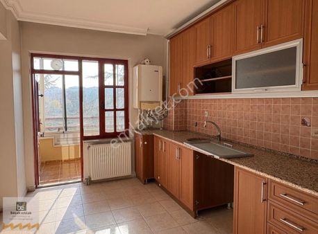 Ahcılarda Karfur Market Arkasında 3+1 Site İçi Daire