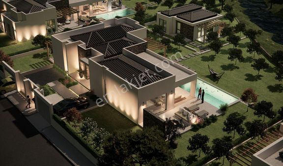 Kuşadası'nda Doğa İçinde Havuzlu Tek Katlı Müstakil Ev