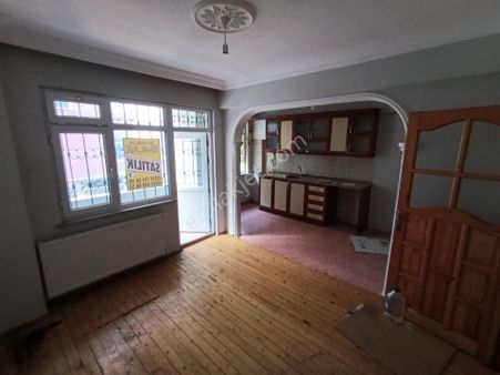 Canik/belediye Evlerinde 3+1 Satılık Daire