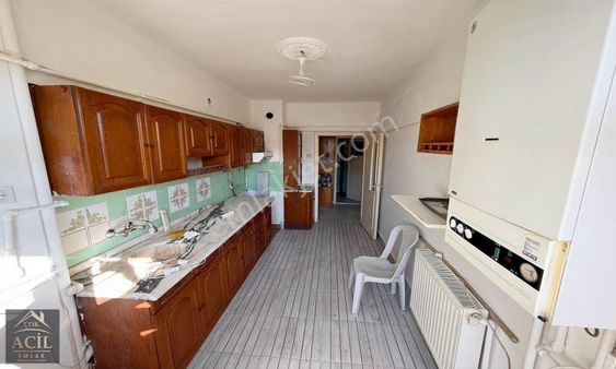 Çok Acil'den Cadde Üstü Katta 3+1 Ön Cephe Kiralık Daire!