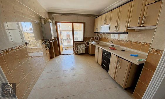 Çok Acil'den Osmangazi Mh. Ara Katta Asansörlü Ön Cephe 3+1!!