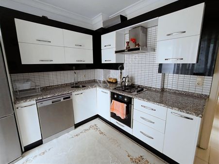 Güzel Bir Site İçerisinde, Satılık Lüks 4+1 Uygun Daire