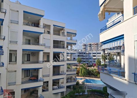 Susanoğlu’nda Denize Sıfır, Havuzlu Ve Güvenlikli Sitede Yenilenmiş 2+1 Daire!