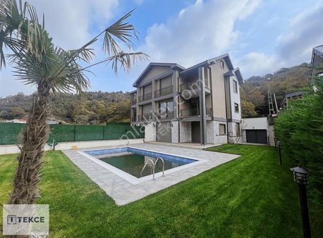 Şile'de Plaja Ve Sahile Yakın Konumda Tripleks Villa I Tekce