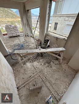 Faruk Arısandan Kaya Zeminde Panaromik Deniz Manzaralı 2+1 Daire