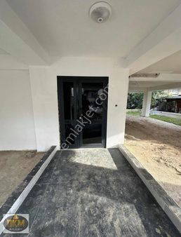 Körfez Esentepe'de Merkezi Konum 2+1 Satılık Arakat