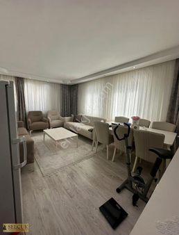 Selçuk'tan Şehitler Mah. Asansörlü Cadde Üzeri Daire