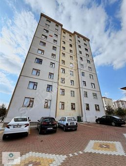 Keykubat'tan Cadde Üzeri Satılık 3+1 Bakımlı Daire