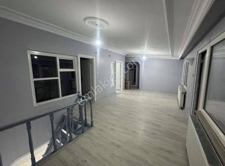 Balci Gyr 3+2 Asansörlü Tramvay Yakın Masrafsız Mükkemel Daire