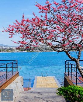 Denize Sıfır Site İçerisinde Eşyalı Kiralık 2+1 Üst Kat Daire