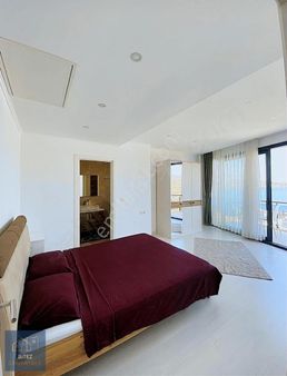 Butik Site İçerisinde Yıllık Kiralık Esyallı 4+1 Villa