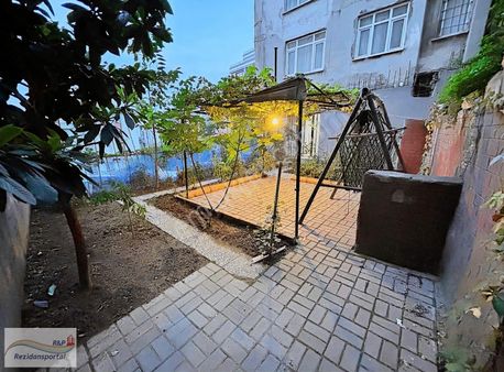 Beyoğlu Sütlücede Kiralık 1+1 Bahçe Katı