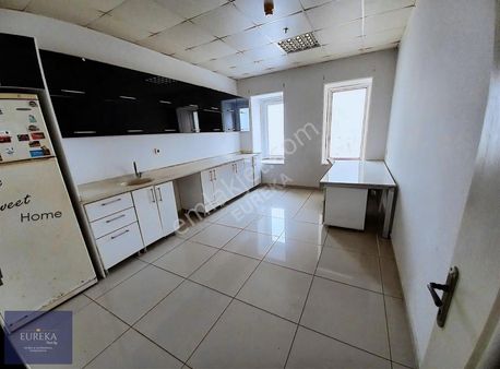 Metropol Gökdelen İş Merkezi 52 Katlı 3+1 175m2 Kiralık Ofis