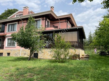 Adapazarı Karamanda Ormanın İçinde 4+1 Satılık Villa