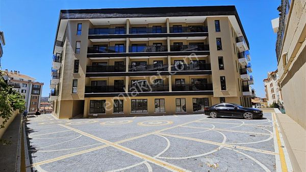 Arel'den Karapınar Akağ Suit'te 3 Kat'ta Y.ısıtma Balkonlu 1+1