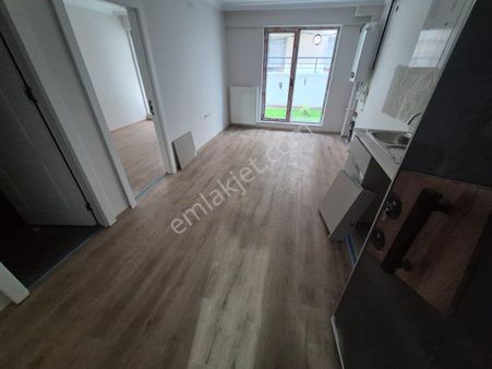 Arel'den Bahçelievler'de Bahçe Kat Yenibina Kombili Yancephe 1+1