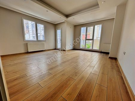 Beylikdüzü Kavaklıda Satılık Ara Kat Sıfır 2+1 Daire