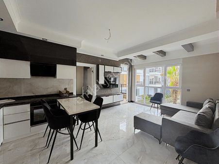 Evrensekide Site İçerisinde Esyalı 2+1 Kiralık Daire