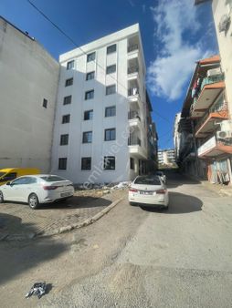 Bornova Atatürk Mah Acil Satılık 2+1 Kapalı Mutfak Sıfır Tadilatlı Daire