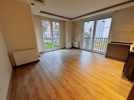 Tamiş'den Bostancı Lunaparka Yakın Açık&k.garajlı Sıfır Ferah1+1