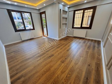 Tamiş'den Küçükyalı'da Asansörlü Çift Banyolu 1.kat Ön Cephe 3+1