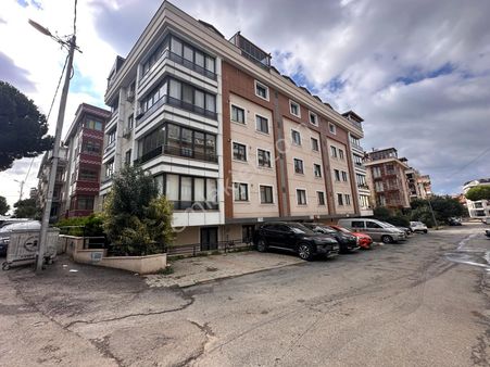 Tamiş'den Altıntepe'de Minibüse Yakın 6 Yıllık 2.kat Ön Köşe 2+1