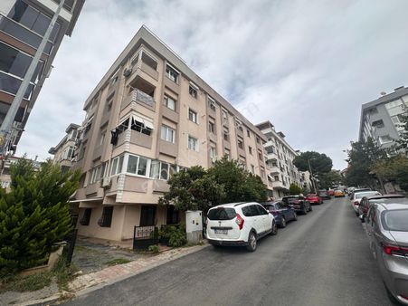 Tamiş'den Altıntepe'de Genç Binada Asansörlü 2.katta 3+1