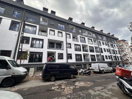 Tamiş'den Altıntepe'de Sıfır K.garajlı 2.kat Balkonlu Ferah 2+1