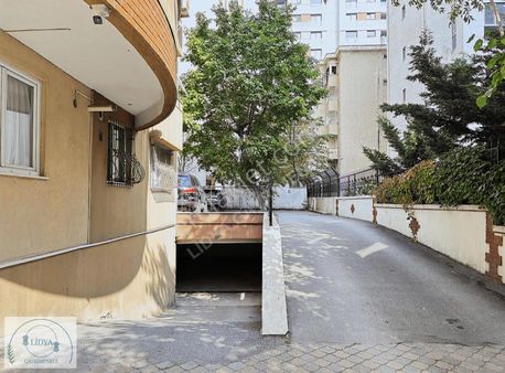 Erenköy Mah. Harika Konumda Bakımlı 170 M2 Net 8.katta 4.5 + 1