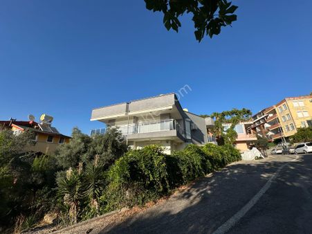 Alanya Kalesin'de Muhteşem Manzaralı Müstakil Binada Satılık 2+1 Daire