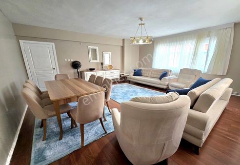 Weal World' Den E5, Metrobüs Yakını, Bir Kat Eksiği Olan, 3+1, 150 M2, Geniş Fırsat Daire ...