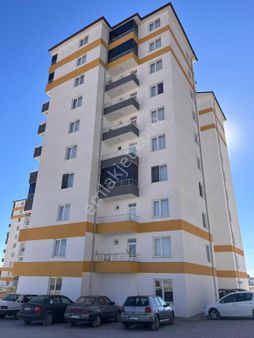 Erol Emlak Tan Aydınlıkevler Mah Azat Sitesinde Satılık 3+1 Dair