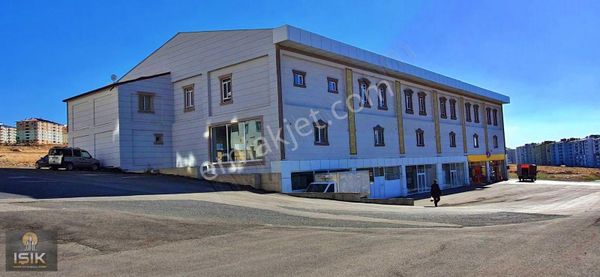 Işık Gayrimenkul'den Hilalkent'de Kiralık İş Yeri