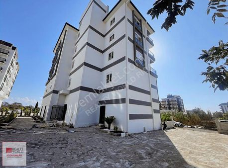 Riga'dan Satılık Altınova Mah 1+1 60 M2 Havuzlu Daire