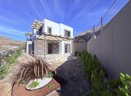 Bodrum Akyarlar'da Sıfır 3+1 Müstakil Villalar