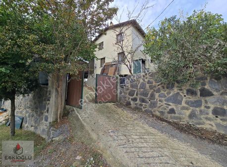 Sarıyer Gümüşdere'de Değerli Konumda Çiftik Evi