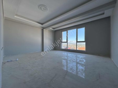 Emek Mah. Dilek Caddesi Yakını Bahçeli 2+1 110m2 Daire