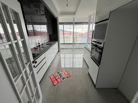 Valilik Binası Yanında 3+1 Full Yapılı Kiralık *** Burcu Emlak